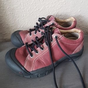 Keen Red Leather Shoes/ Sneakers